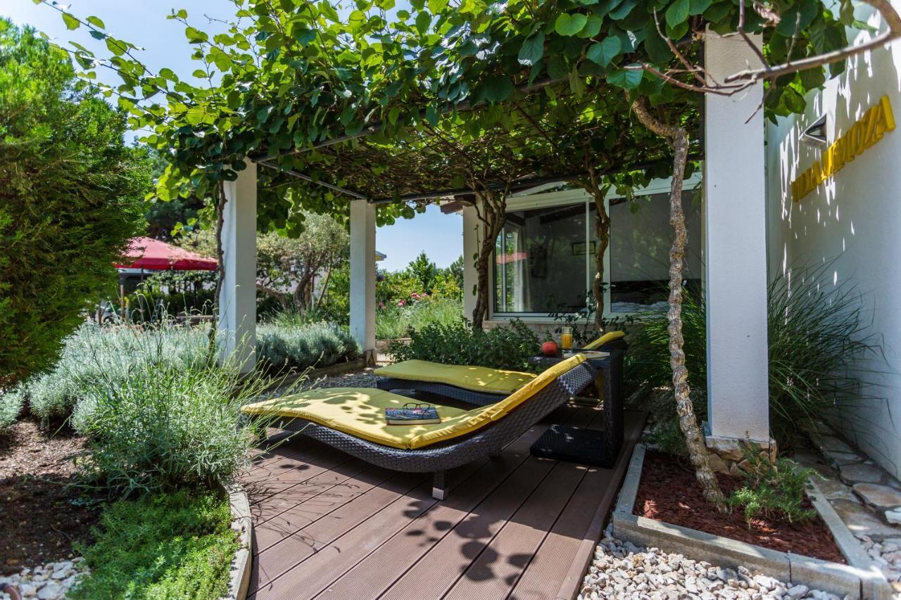 Molnar Resort Villa Mimoza&Apartment Nea Brzac Exterior foto